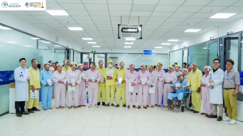 TRAO TẶNG SÁCH “MẮT SÁNG GÌN GIỮ TINH HOA” – GỬI TRAO YÊU THƯƠNG, LAN TỎA GIÁ TRỊ NHÂN VĂN 💙 